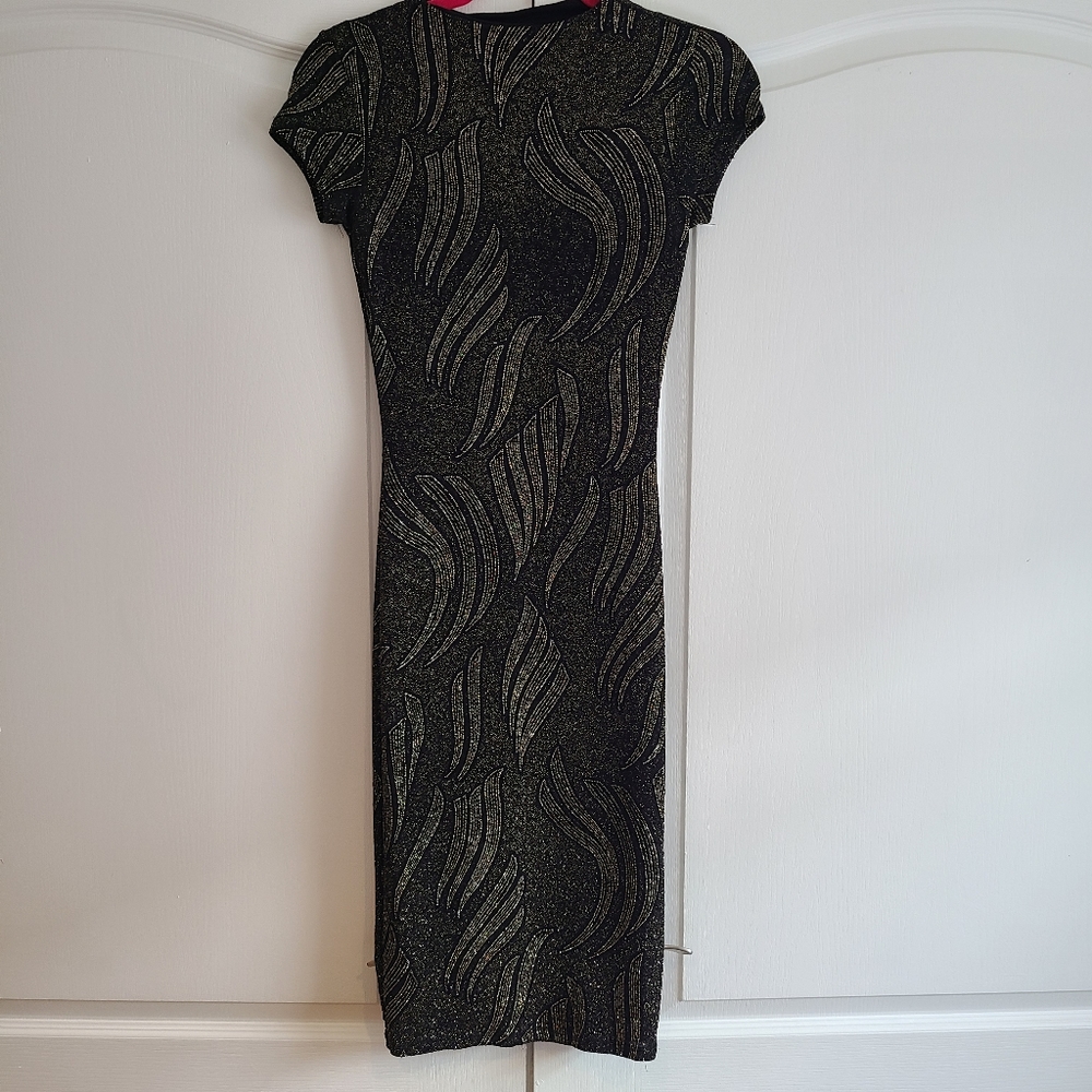 Womens Black/Gold Cocktail Dress Size Med (fits like a size small) Worn 1x
